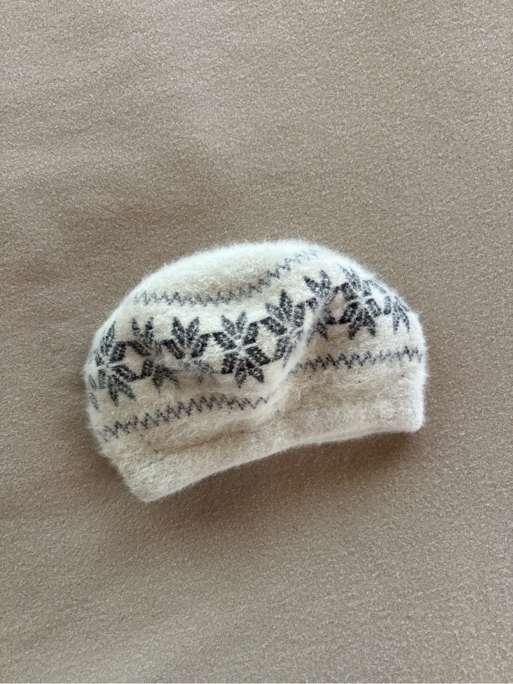 Vintage Angora Beret - Picture 4 of 7